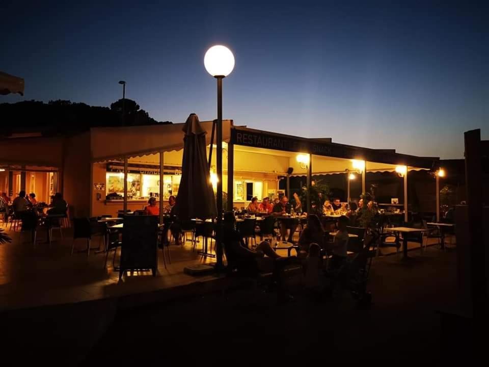 Vacances Familiales Dans Camping Avec Piscine Fréjus Kültér fotó